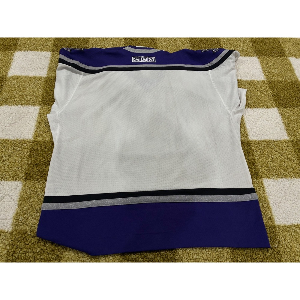 CCM Los Angeles Kings NHL Hockey Jersey White Purple Silver Crown Vintage L - Picture 10 of 10